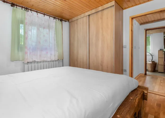 2 Bedroom Pet Friendly In Breze * Breza